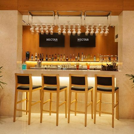 Cocoon Hotel Pune Bagian luar foto