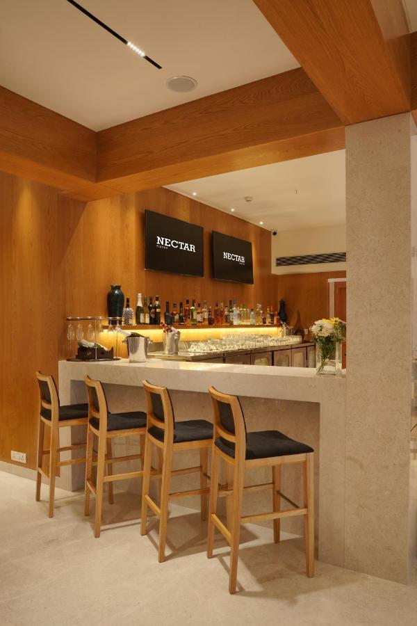 Cocoon Hotel Pune Bagian luar foto