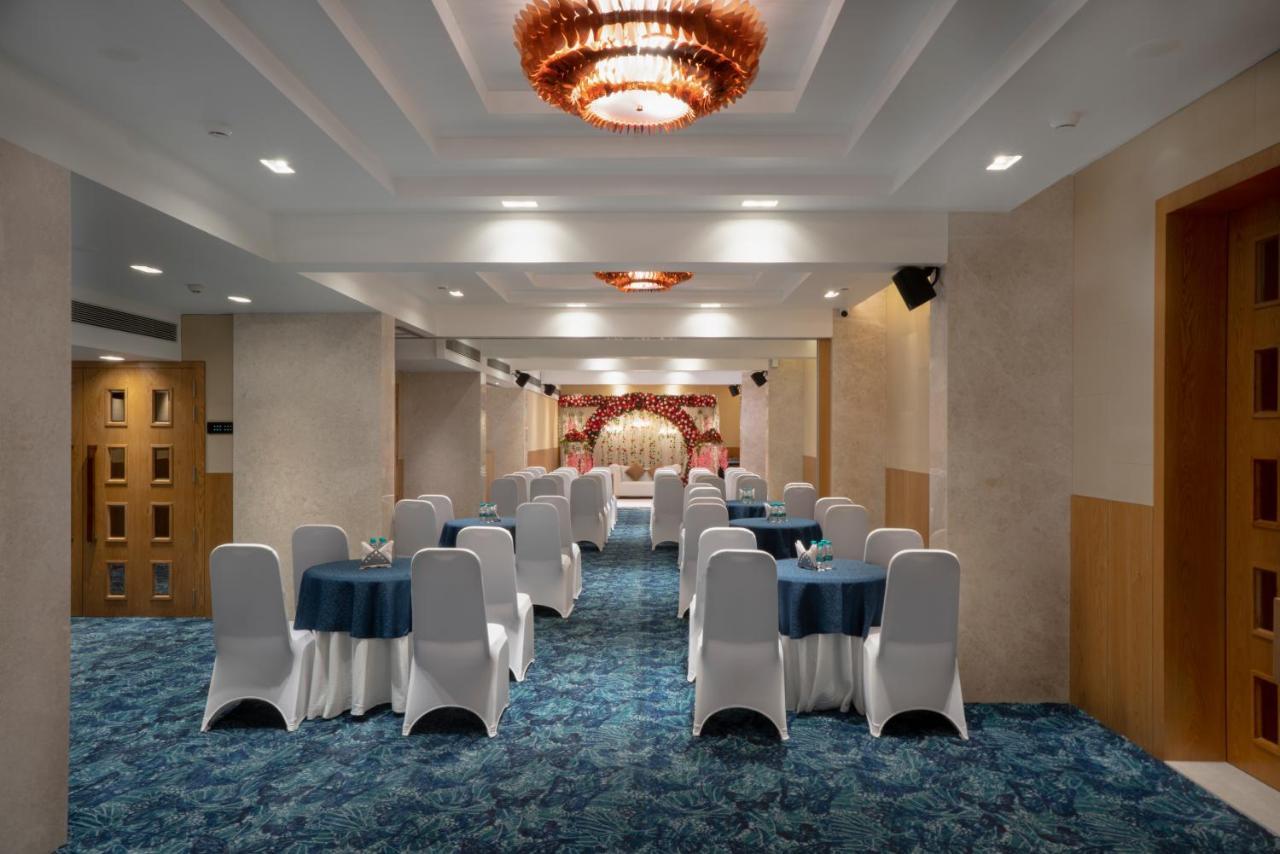 Cocoon Hotel Pune Bagian luar foto